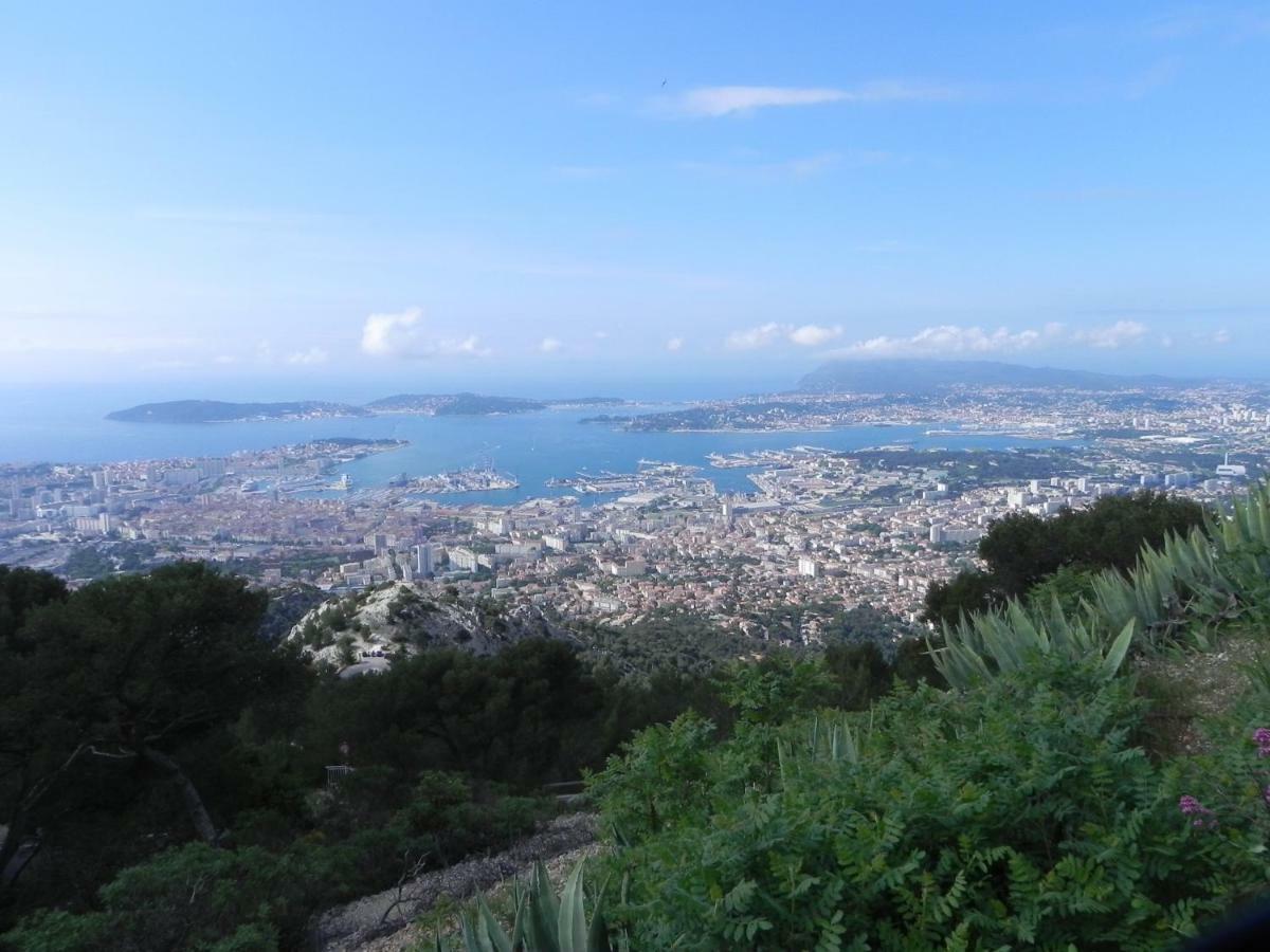 Au pied du Baou avec jardin privé Appartamento Tolone Esterno foto